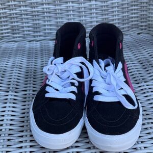 Vans Women's Black and Pink Sneakers